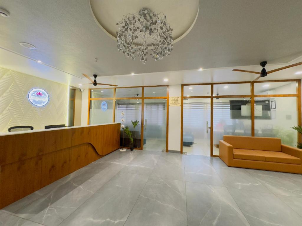 Srimad Hotel Reception