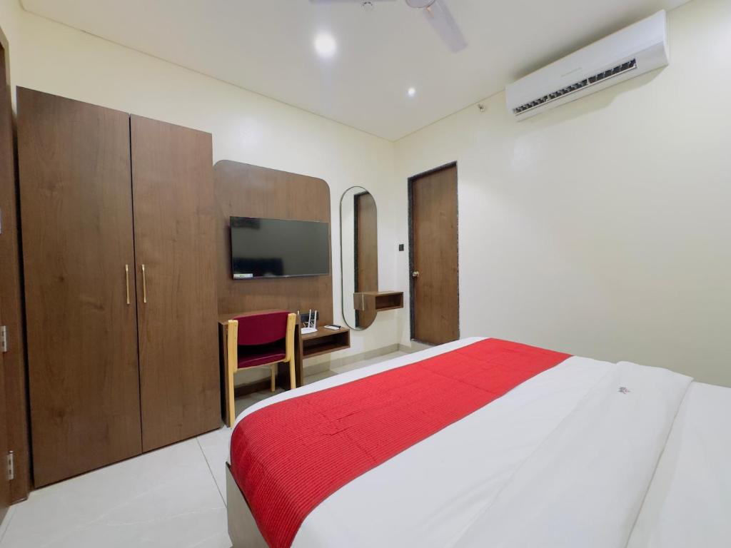 Standard King Room Interior